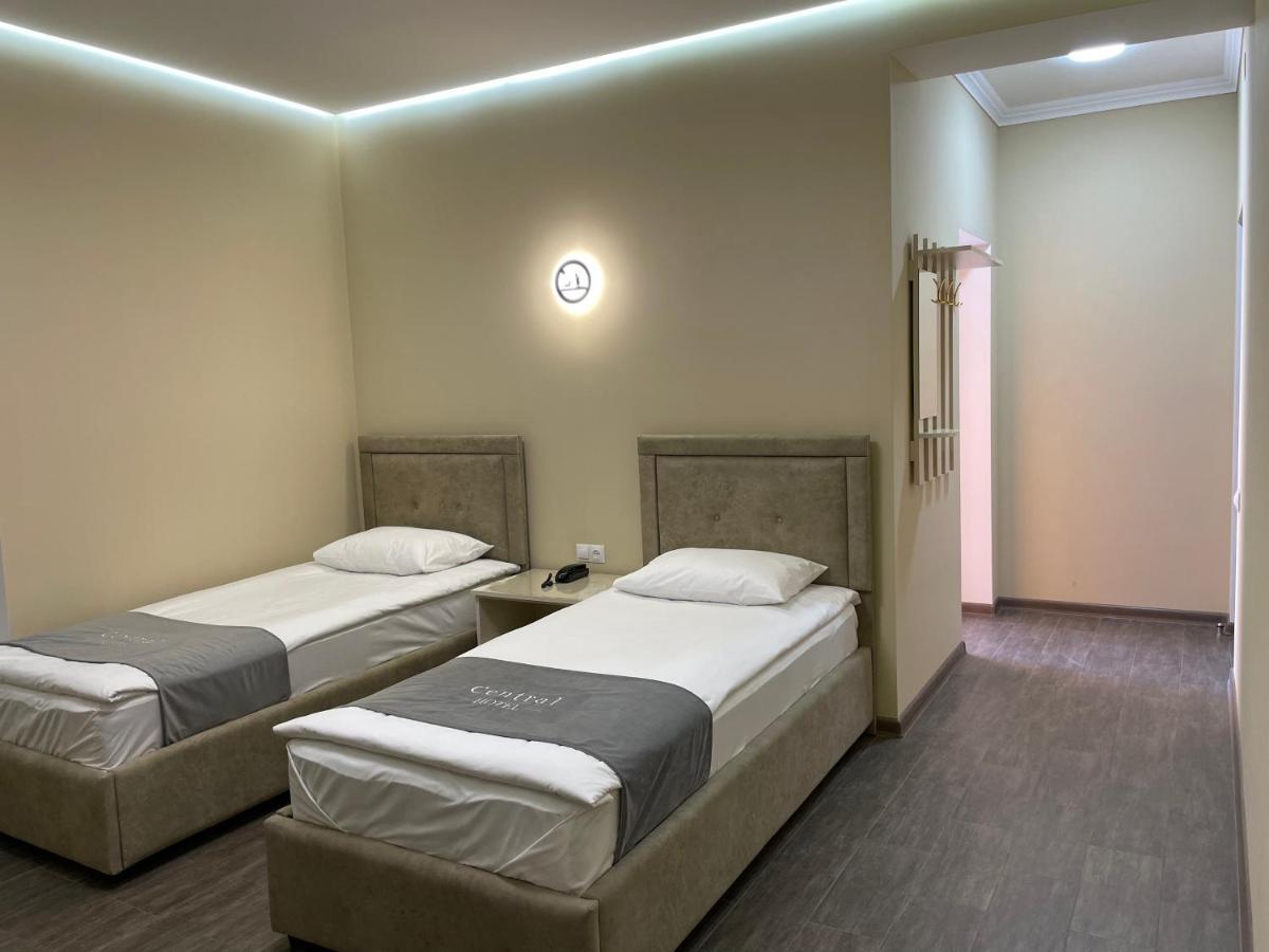 Central Hotel Gyumri Bagian luar foto