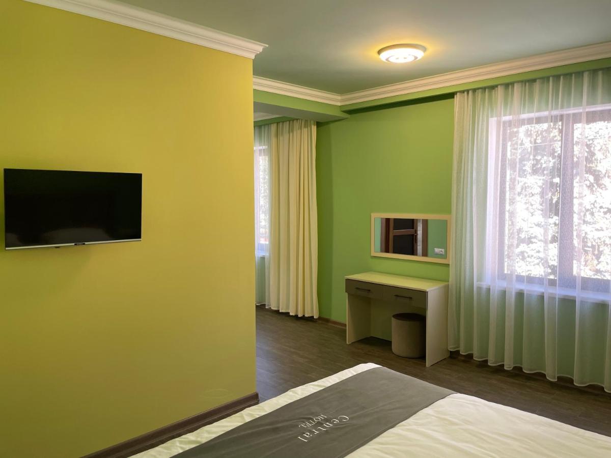 Central Hotel Gyumri Bagian luar foto