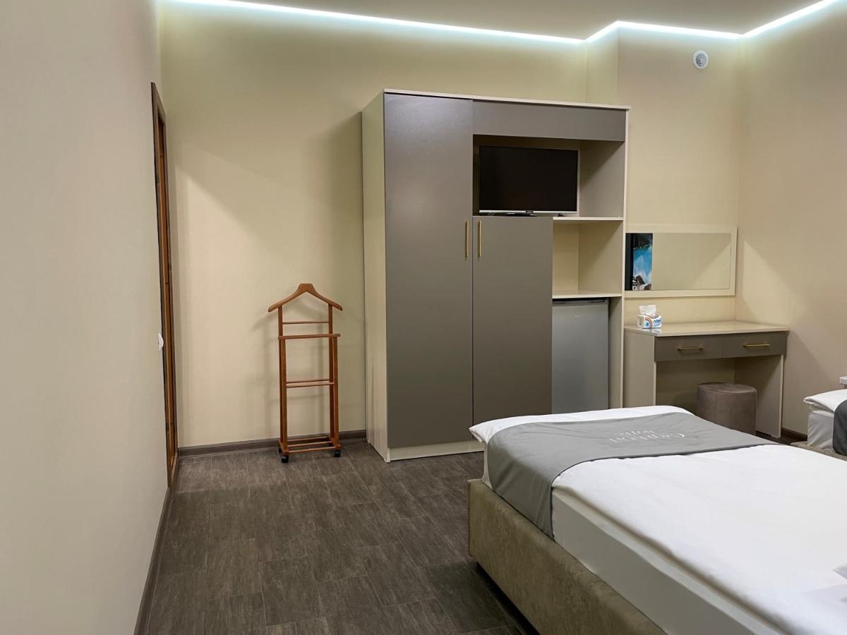 Central Hotel Gyumri Bagian luar foto