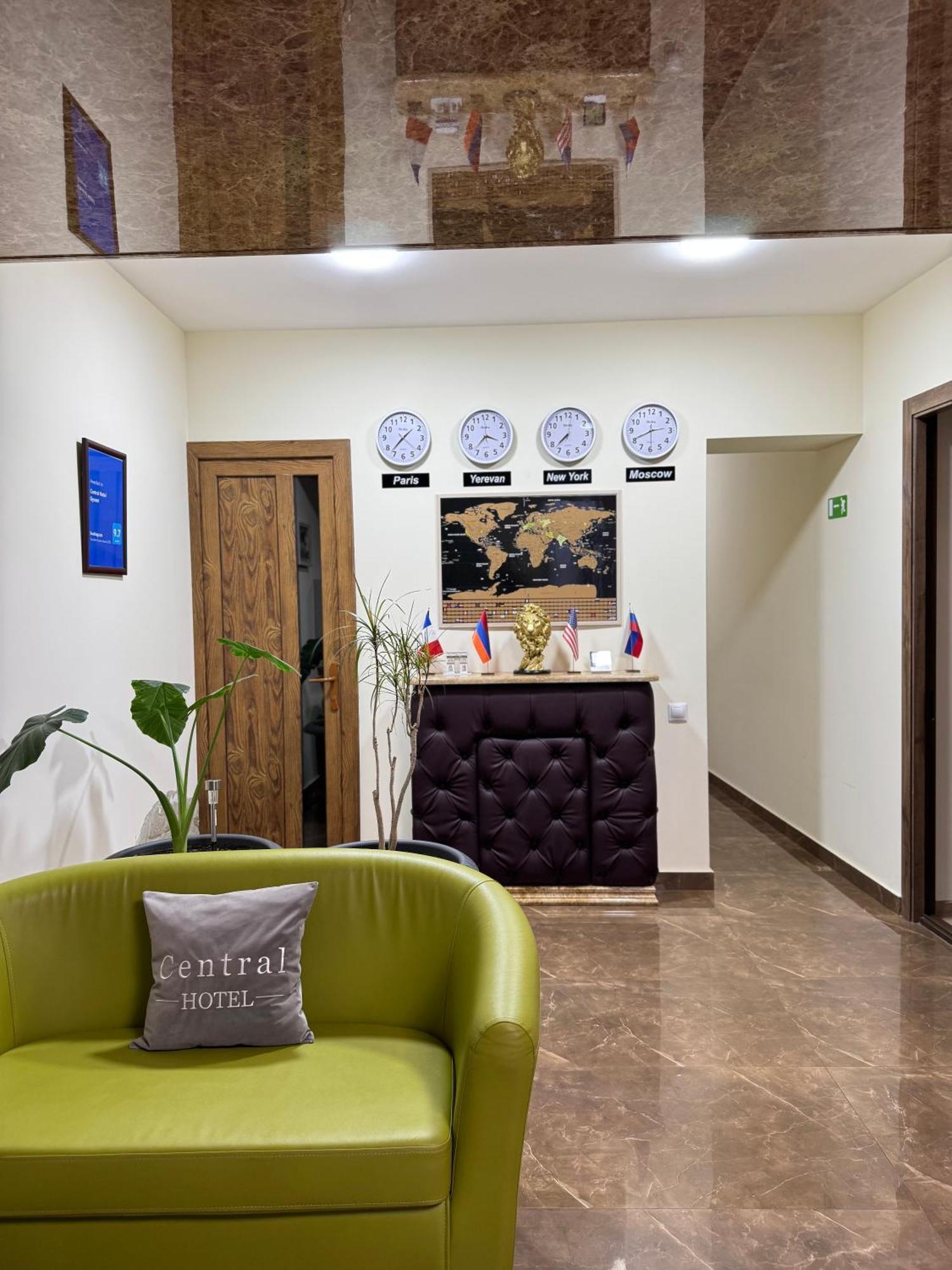 Central Hotel Gyumri Bagian luar foto