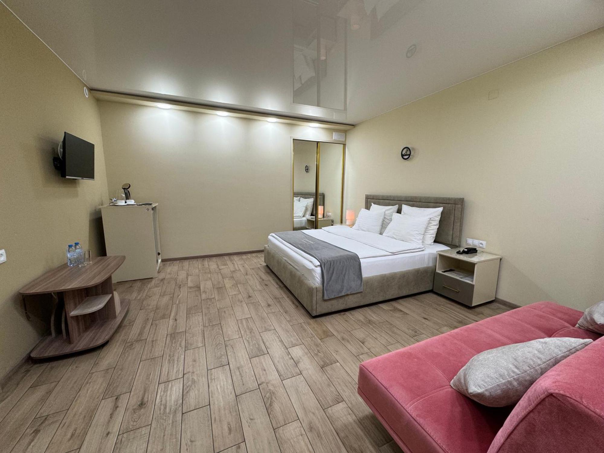 Central Hotel Gyumri Bagian luar foto